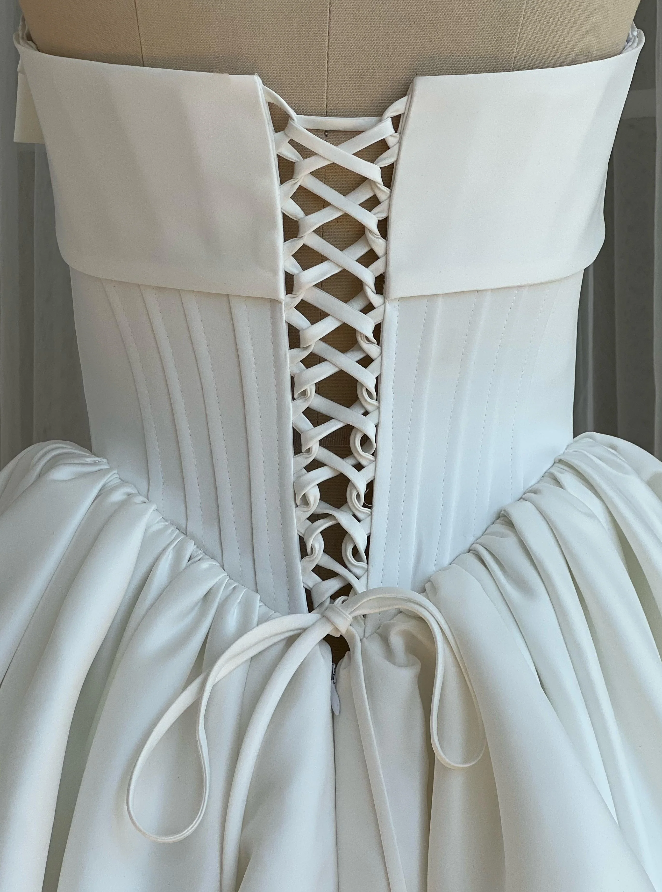 Moon Bow Dress White Maxi - Image 3